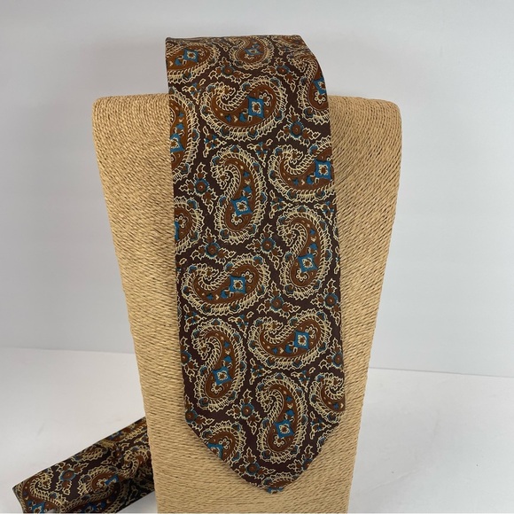 Rivets of Boston Tie Paisley silk classic - Picture 1 of 6